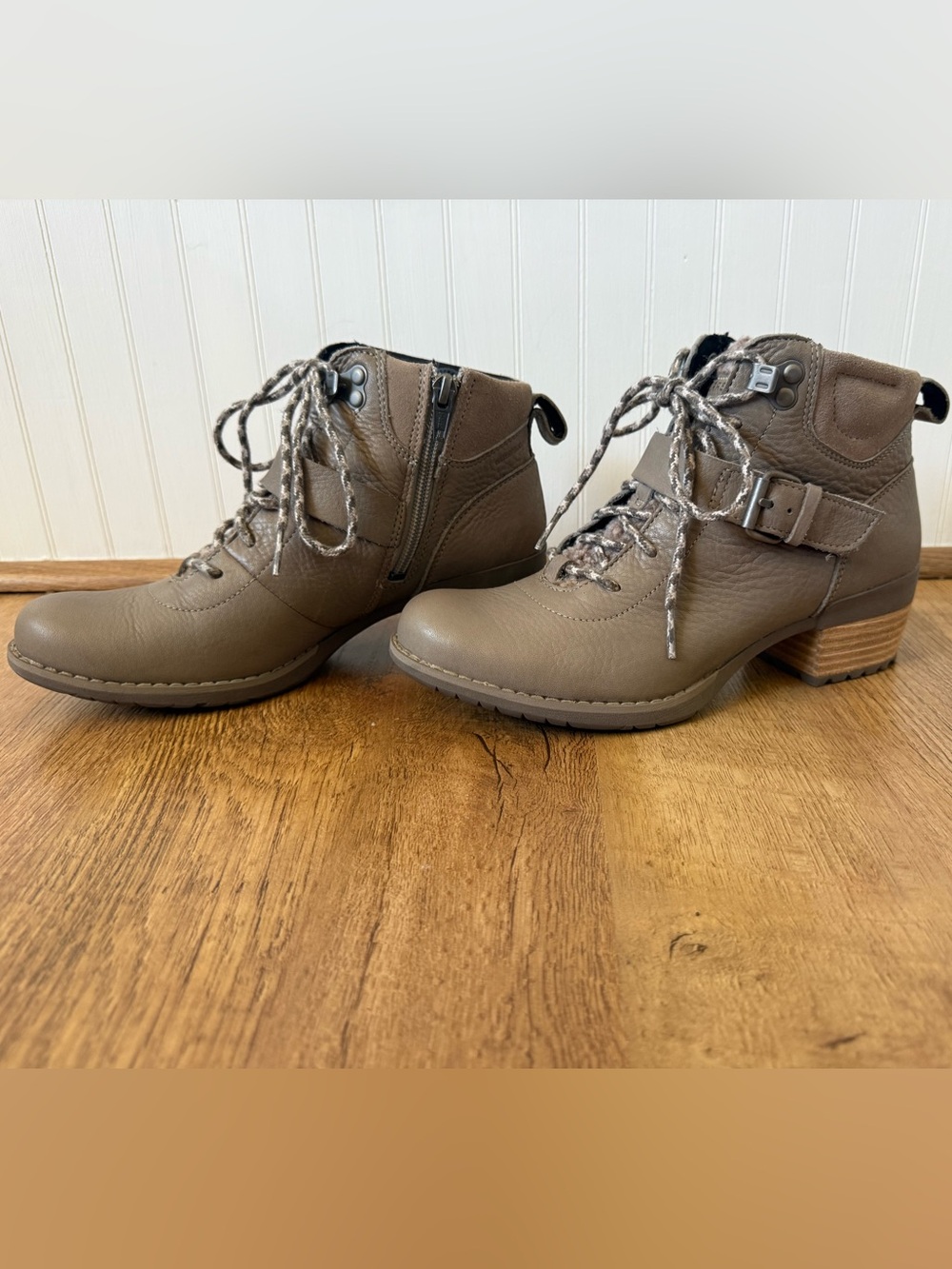 Merrell Shiloh II Women's Waterproof Lace-Up Ankle Boots with Side Zip Size 7